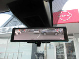ルームミラーをミラーモード、モニターモードに切り替えができるスマートルームミラーとなります!アラウンドビューモニターの表示といった機能もあり、より周囲の確認がしやすくなる装備となっております。