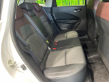 後部座席も気になるようなキズ・汚れやへたり等、大きなダメージはなく、良好な状態です。