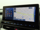 メーカー装着のSDナビを装備しております。