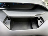 運転席のメーター下の収納スペース内にUSB電源ソケットがございます☆