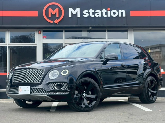 ベンテイガV8 4WD左ハンドル パノラミックサンルーフ