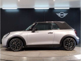 気密性の高いMINIは外観のかわいらしさとは裏腹に、外の雑音を遮り、高級感のある快適なドライブをお楽しみいただけます。