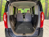 後席を格納すると、これだけの広さが!シーンに合わせたシートアレンジで、大きな荷物も積むことが出来ます♪