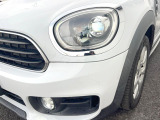 ●LEDヘッドライト:夜間走行時も良好な視界を確保し安心して運転できる高輝度LEDヘッドライトを装備!点灯速度が早く、消費電力も抑えられています。