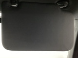 日差しをカットするサンバイザーもついております。