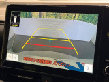 【バックカメラ】駐車時に後方がリアルタイム映像で確認できます。大型商業施設や立体駐車場での駐車時や、夜間のバック時に大活躍!運転スキルに関わらず、今や必須となった装備のひとつです!
