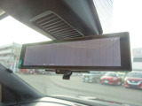 スマートルームミラー搭載☆ 後ろに大きな荷物を積んでいても、バックドアについているカメラの映像をバックミラーに映すで視界を遮りません!