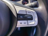ステアリング右手側に安全運転支援機能のホンダセンシングをコントロールするスイッチ、左手側にオーディオ関連のコントロールスイッチを配置、視線を逸らすことなく運転に集中できます