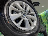 【純正16インチアルミホイール】外観にマッチした純正アルミホイールを装着しております。各種社外アルミホイールや、スタッドレスタイヤも取扱いしております。是非ご相談ください♪