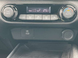 オートエアコンで温度調整も楽チン!四季を問わず快適に運転することが出来ます。