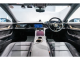 運転席からの眺めです。視界の良さが特徴です。
