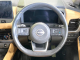 【純正革巻きステアリング】上質な革を使用することで、手にしっかり馴染みとても運転しやすいハンドルです♪
