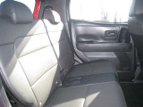 リアシート良好です♪後部座席は大人の人でも足元ゆったりしております♪