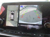 周囲の状況が分かるアラウンドビューモニター搭載。苦手な縦列駐車もこれがあれば安心ですね。
