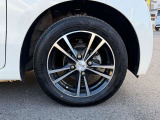 車体にマッチしたアルミホイールがデザインを引き立てます!