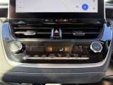 オートエアコンで車内快適♪ご希望の温度に設定すれば風向きや風量を自動で調整してくれますよ!