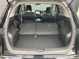 後部座席を倒すと少し長さのある荷物も積載することが出来ます。
