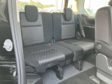 サードシートもスライドしますので荷室や足元の広さ調整ができます。