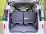 普段のお買い物や通勤、送迎等に十分な荷室スペースを確保しております。セカンドシートを倒すと、大きな荷物の積載も可能です♪