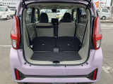 シートをすべて倒すとこんなに広々。たくさん荷物を積めます。これだけのスペースであればかなりの荷物が載せられます☆