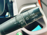 【オートライト】車外の明るさを検知して、自動的にヘッドライトを点灯してくれます♪トンネルを走行する際にも、自動的に点灯してくれて便利な装備の1つです♪
