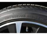 225/45R18インチタイヤを装着