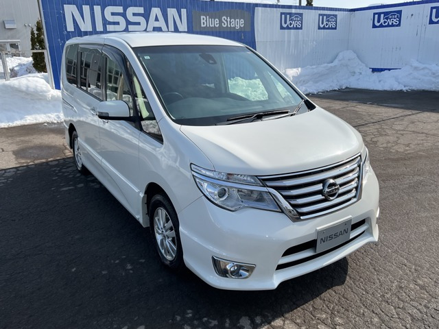 セレナ2.0 ハイウェイスター Vセレクション+Safety 4WD