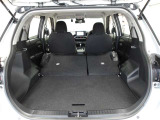 リヤシートを両方倒せば大きな荷物も車載可能です♪