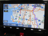 フルセグテレビ・CD・DVDもお楽しみいただけるトヨタ純正9インチナビゲーション(NSZT-Y68T)付きです。