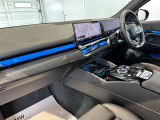 ABS:急ブレーキの車輪ロックを防止。車の安定性と操縦性を確保!