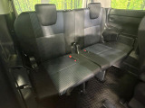 3列目シートはもちろん状態良好☆大人でもゆったりと座って頂けますので、大人数でのお出かけもラクラクです♪ご家族で、気の知れた仲間で、ドライブに行くのが楽しみですね♪