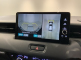 全方位モニターがついています! 車の周囲を360&deg;安全確認できるので、普段の駐車はもちろんの事、縦列駐車や幅寄せの際にも活躍してくれますよ。