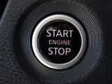 【プッシュスタート】キーが車内にあれば、エンジンの始動・停止はブレーキを踏んでスイッチを押すだけ!キーを取り出す手間を省き、ワンプッシュで操作するので簡単でスムーズ!