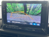 【バックカメラ】駐車時に後方がリアルタイム映像で確認できます。大型商業施設や立体駐車場での駐車時や、夜間のバック時に大活躍!運転スキルに関わらず、今や必須となった装備のひとつです!