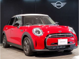 MINI認定中古車は第三者品質評価制度も採用しております。AIS方式による車両品質評価制度も導入し公平な車両コンデション評価を行うことにより車両品質の透明性を高めると同時に更なる信頼と安心をお届けします
