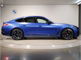 【BMWの伝統-3】BMWのお車は、&ldquo;駆け抜ける歓び&rdquo;を体現しております。走行の安定性とコーナリングの良さを追求し、思い通りにハンドルの操作可能です。