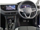 レザーステアリングにデジタルメーターです!車両情報、ナビをメーター画面内で確認できます)お客様の運転をサポートします!