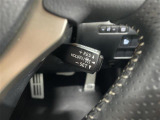 【レーダークルーズコントロール】従来のクルコンの機能に加え、先行車に接近すると、安全な車間距離を保ちながら先行車の車速に合わせ追従するシステム。