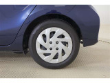 純正14インチスチールホイルでフルキャップです。タイヤサイズは185/60R14になります!