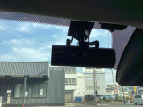 もう無くてはならない、ドライブレコーダーが搭載済みです!あおり運転等の抑制にもなりますし、万が一の時もこれでバッチリ確認できます!