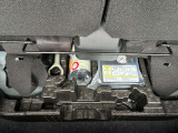 トランクルームのフタを開けると付属の車載工具がございます(^^) 必要に応じて買い足していただくことも可能です!