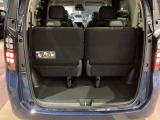 ラゲッジスペースはセカンドシートを倒して頂くとフラットに!大きな荷物も楽々積んで頂けます!