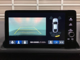 バックでの車庫入れも安心です! リアカメラが付いているバックモニター付のナビを装備しております。バンパーについているソナーや、操作線もついており距離感も画面から確認できます。