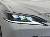 【三眼LEDヘッドライト】スタイリッシュな見た目の三眼LEDヘッドライトを装備♪スタイルだけでなく、夜間の走行も視界良好で安心してお乗りいただけます。