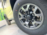 【純正アルミホイール】外観にマッチした純正アルミホイールを装着しております。各種社外アルミホイールや、スタッドレスタイヤも取扱いしております。是非ご相談ください♪