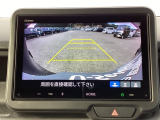 バックモニター付きで、車庫入れやバック時の後方確認をサポート。