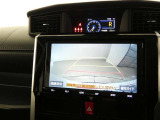 バックガイドモニターで、後方を確認しながら安心して駐車することができます。運転初心者も熟練者も必須の機能ですよ!