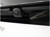 バックカメラが付いているので後方確認が非常にしやすいです。今や運転初心者も熟練者も必須装備!ついていて損はないですね♪