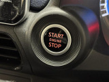 【プッシュスタート】スマートキーを持っているだけ、鍵を差し込むことなく、ボタンを押すだけでエンジン始動や停止を行うことができます。