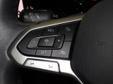 Travel Assist。設定した速度を上限に自動で加減速し、一定の車間距離,およ走行レーンを保つことでロングドライブの疲労を軽減します。